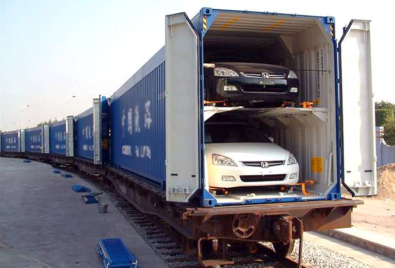 Перевезти железнодорожным транспортом машину цена из Самары в Новый Уренгой